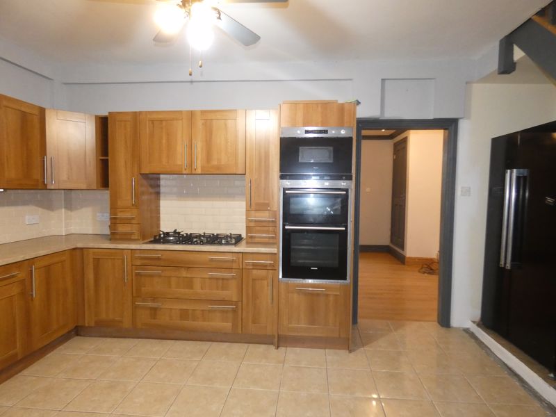 Kitchen/Breakfast- click for photo gallery